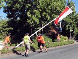 2010 Fahnen setzen